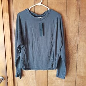 Mono b Plus Size Gray Long Sleeve Pullover Top Size 1X NWT